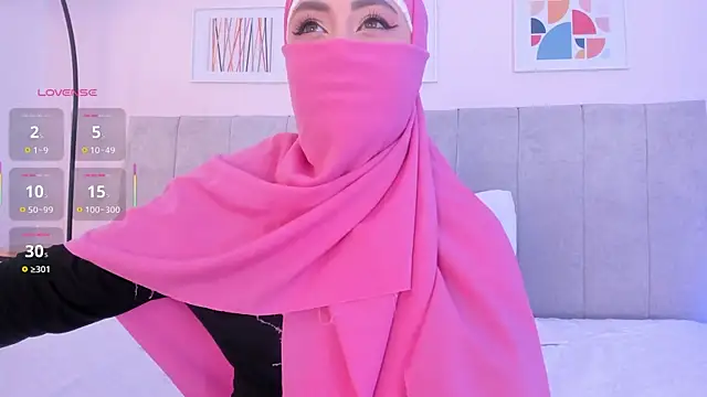 Snapshot of fatiima_ chatting on 05-11-26, 07:11 fatiima online show from 05-11-26, 07:11