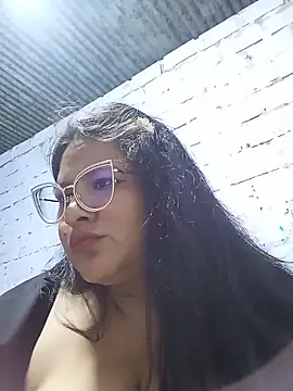 Snapshot of celeste122595 chatting on 06-04-26, 04:39 celeste122595 online show from 06-04-26, 04:39