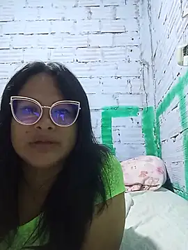 Snapshot of celeste122595 chatting on 06-11-26, 04:31 celeste122595 online show from 06-11-26, 04:31