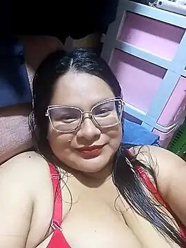 Snapshot of celeste122595 chatting on 11-24-25, 03:06 celeste122595 online show from 11-24-25, 03:06