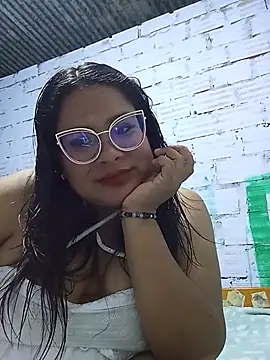Snapshot of celeste122595 chatting on 06-05-26, 03:33 celeste122595 online show from 06-05-26, 03:33