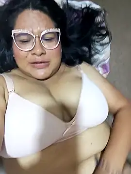 Snapshot of celeste122595 chatting on 04-13-26, 01:53 celeste122595 online show from 04-13-26, 01:53