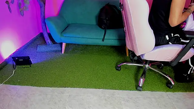 Snapshot of ArohomLester chatting on 03-03-26, 01:18 ArohomLester online show from 03-03-26, 01:18