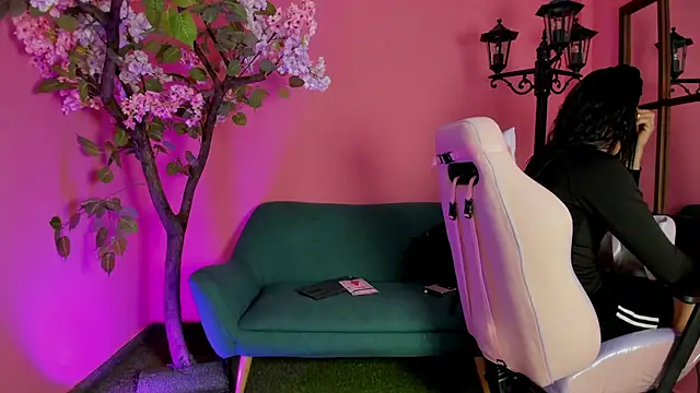 Snapshot of ArohomLester chatting on 02-21-26, 01:13 ArohomLester online show from 02-21-26, 01:13