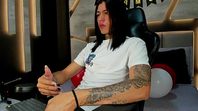 Snapshot of ArohomLester chatting on 02-12-26, 11:21 ArohomLester online show from 02-12-26, 11:21