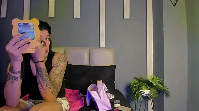 Snapshot of ArohomLester chatting on 02-20-26, 01:13 ArohomLester online show from 02-20-26, 01:13