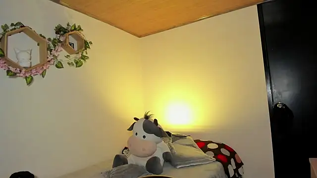 Snapshot of miku_st chatting on 01-08-26, 02:39 miku st online show from 01-08-26, 02:39