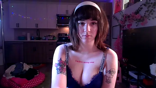 Trickylucy555 online show from 11-17-25, 12:03