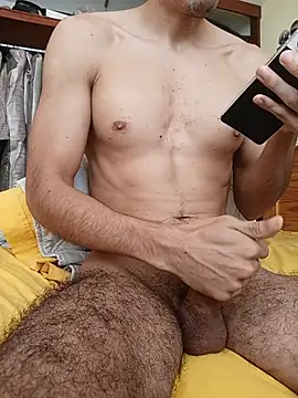 Snapshot of ItaloFitBoy25 chatting on 05-31-26, 02:45 ItaloFitBoy25 online show from 05-31-26, 02:45