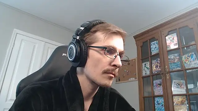 Snapshot of CasuallyCorrupt chatting on 12-22-25, 06:02 CasuallyCorrupt online show from 12-22-25, 06:02