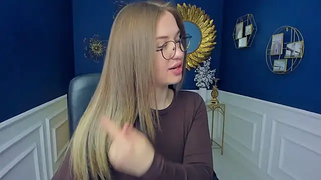 HazelWhityy online show from 03-25-26, 06:35