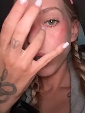 kira mia online show from 03-12-26, 04:00