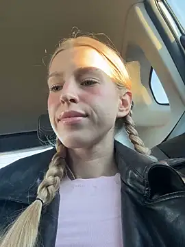 kira mia online show from 04-11-26, 03:59