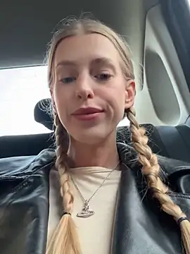 kira mia online show from 03-06-26, 03:18