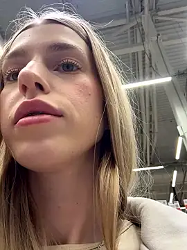 kira mia online show from 01-12-26, 04:03