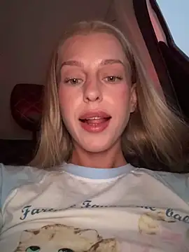 kira mia online show from 03-01-26, 03:23