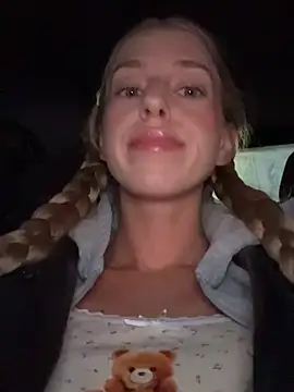 kira mia online show from 03-05-26, 03:52