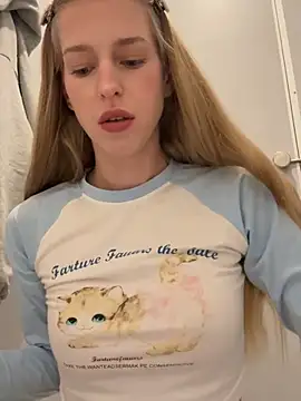 kira mia online show from 07-09-26, 04:17