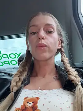 kira mia online show from 03-16-26, 03:48