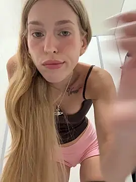 kira mia online show from 04-09-26, 04:35