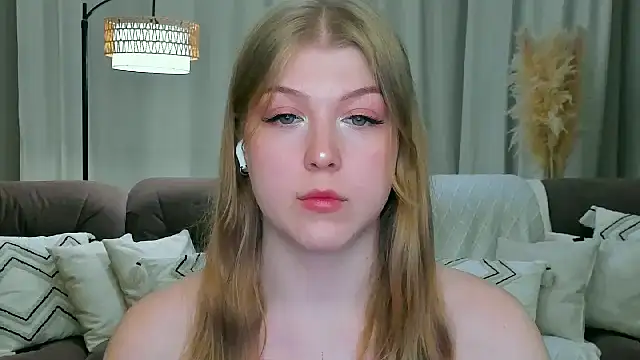 Snapshot of Stella_Light chatting on 06-04-26, 08:35 Stella Light online show from 06-04-26, 08:35