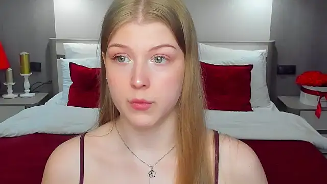 Snapshot of Stella_Light chatting on 05-21-26, 11:40 Stella Light online show from 05-21-26, 11:40