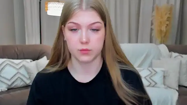 Snapshot of Stella_Light chatting on 05-29-26, 06:25 Stella Light online show from 05-29-26, 06:25