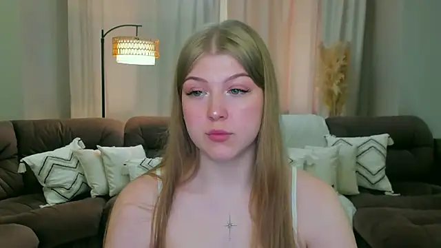 Snapshot of Stella_Light chatting on 06-10-26, 12:28 Stella Light online show from 06-10-26, 12:28