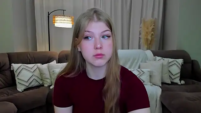Snapshot of Stella_Light chatting on 05-29-26, 06:19 Stella Light online show from 05-29-26, 06:19