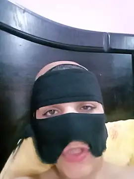 Snapshot of SandyAmr chatting on 06-18-26, 07:18 SandyAmr online show from 06-18-26, 07:18