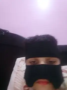 Snapshot of SandyAmr chatting on 06-21-26, 08:42 SandyAmr online show from 06-21-26, 08:42