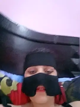 Snapshot of SandyAmr chatting on 06-03-26, 02:18 SandyAmr online show from 06-03-26, 02:18