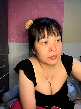 Butterfly kee online show from 10-29-25, 02:49