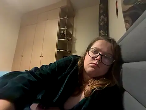 Scarletcum22 online show from 12-03-25, 07:08