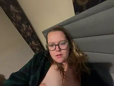 Scarletcum22 online show from 12-16-25, 07:12