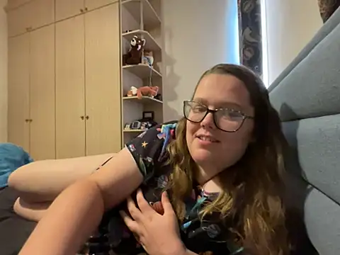 Scarletcum22 online show from 11-08-25, 12:09