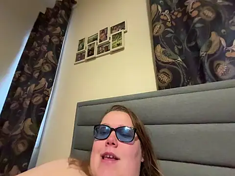 Scarletcum22 online show from 02-01-26, 08:23