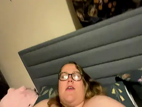 Scarletcum22 online show from 11-19-25, 07:19