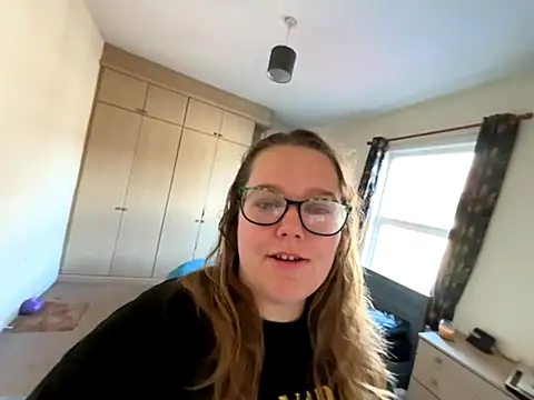 Snapshot of Scarletcum22 chatting on 11-02-25, 08:30 Scarletcum22 online show from 11-02-25, 08:30