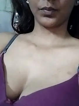 Snapshot of Aaliya_BigBoobs_1 chatting on 05-18-26, 02:33 Aaliya BigBoobs 1 online show from 05-18-26, 02:33