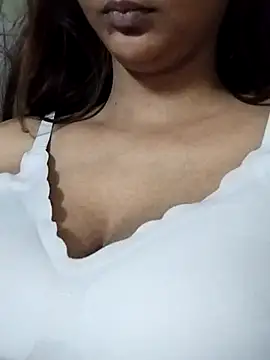Snapshot of Aaliya_BigBoobs_1 chatting on 06-28-26, 09:04 Aaliya BigBoobs 1 online show from 06-28-26, 09:04
