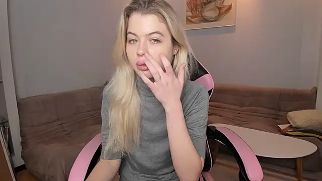 SofiiKiss online show from 10-19-25, 01:36
