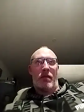 Snapshot of Cedric7653 chatting on 11-02-25, 01:10 Cedric7653 online show from 11-02-25, 01:10