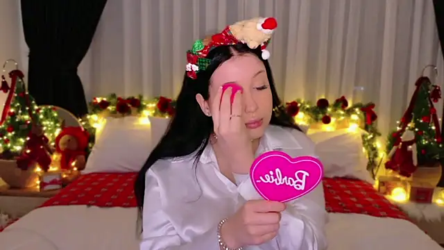 Felicia Herceg online show from 12-04-25, 07:35