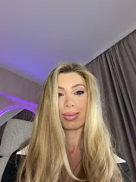 Snapshot of KaylaBenz chatting on 01-16-26, 09:19 KaylaBenz online show from 01-16-26, 09:19