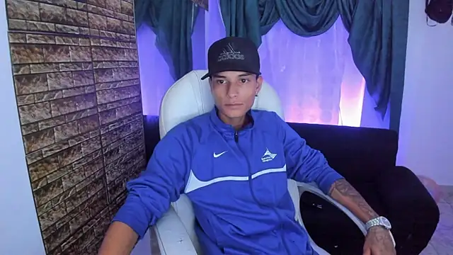 Snapshot of paul_booy chatting on 11-20-25, 03:29 paul booy online show from 11-20-25, 03:29