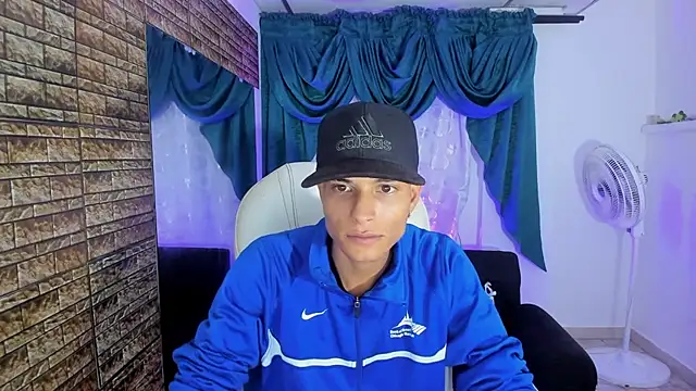 Snapshot of paul_booy chatting on 11-29-25, 11:27 paul booy online show from 11-29-25, 11:27