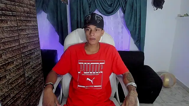 Snapshot of paul_booy chatting on 11-12-25, 02:59 paul booy online show from 11-12-25, 02:59