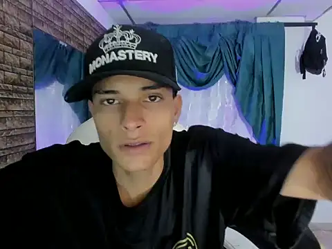 Snapshot of paul_booy chatting on 11-14-25, 03:10 paul booy online show from 11-14-25, 03:10