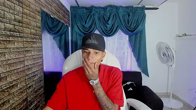 Snapshot of paul_booy chatting on 12-02-25, 02:56 paul booy online show from 12-02-25, 02:56